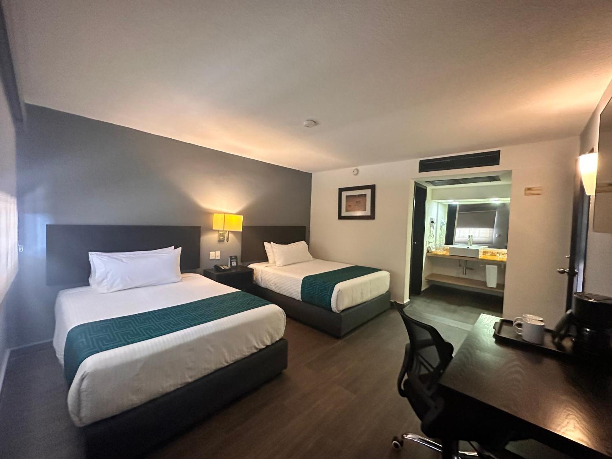Hotel Inhouse Obregon Ciudad Obregón Esterno foto
