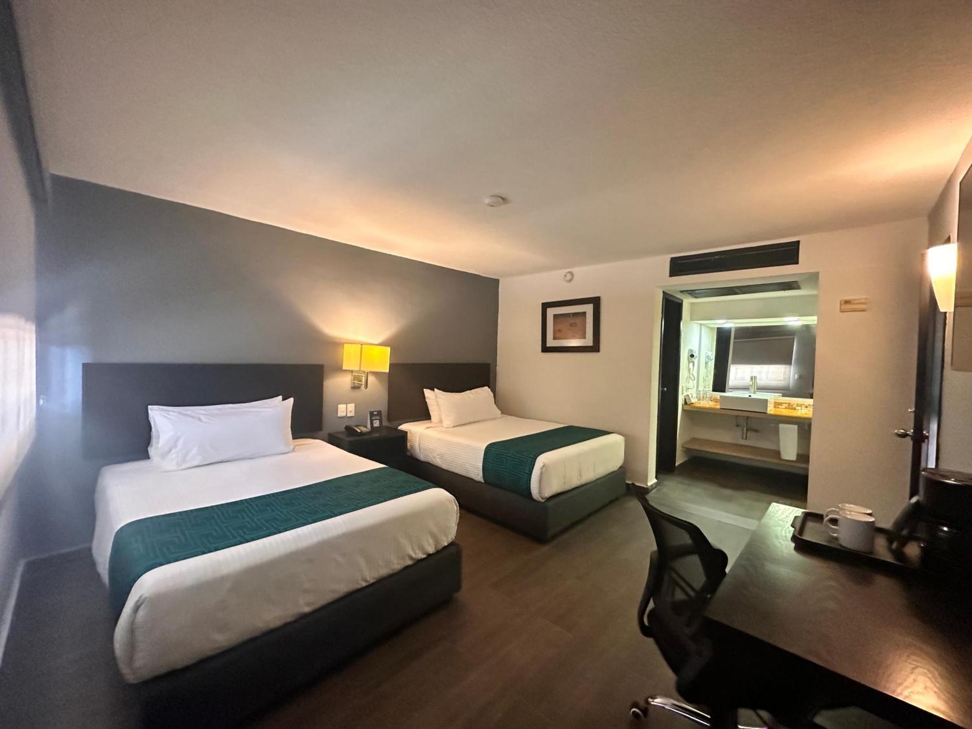 Hotel Inhouse Obregon Ciudad Obregón Esterno foto