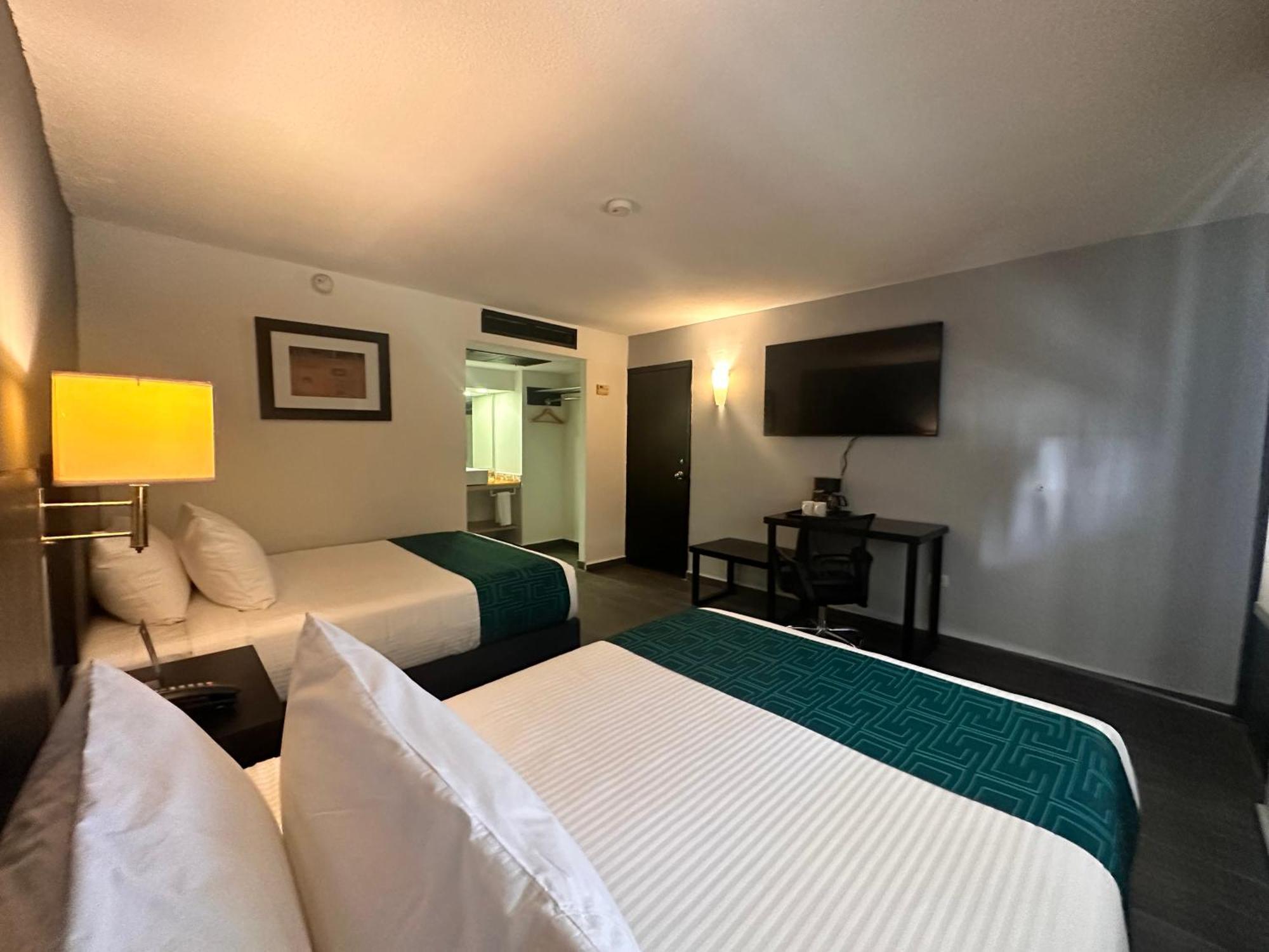 Hotel Inhouse Obregon Ciudad Obregón Esterno foto