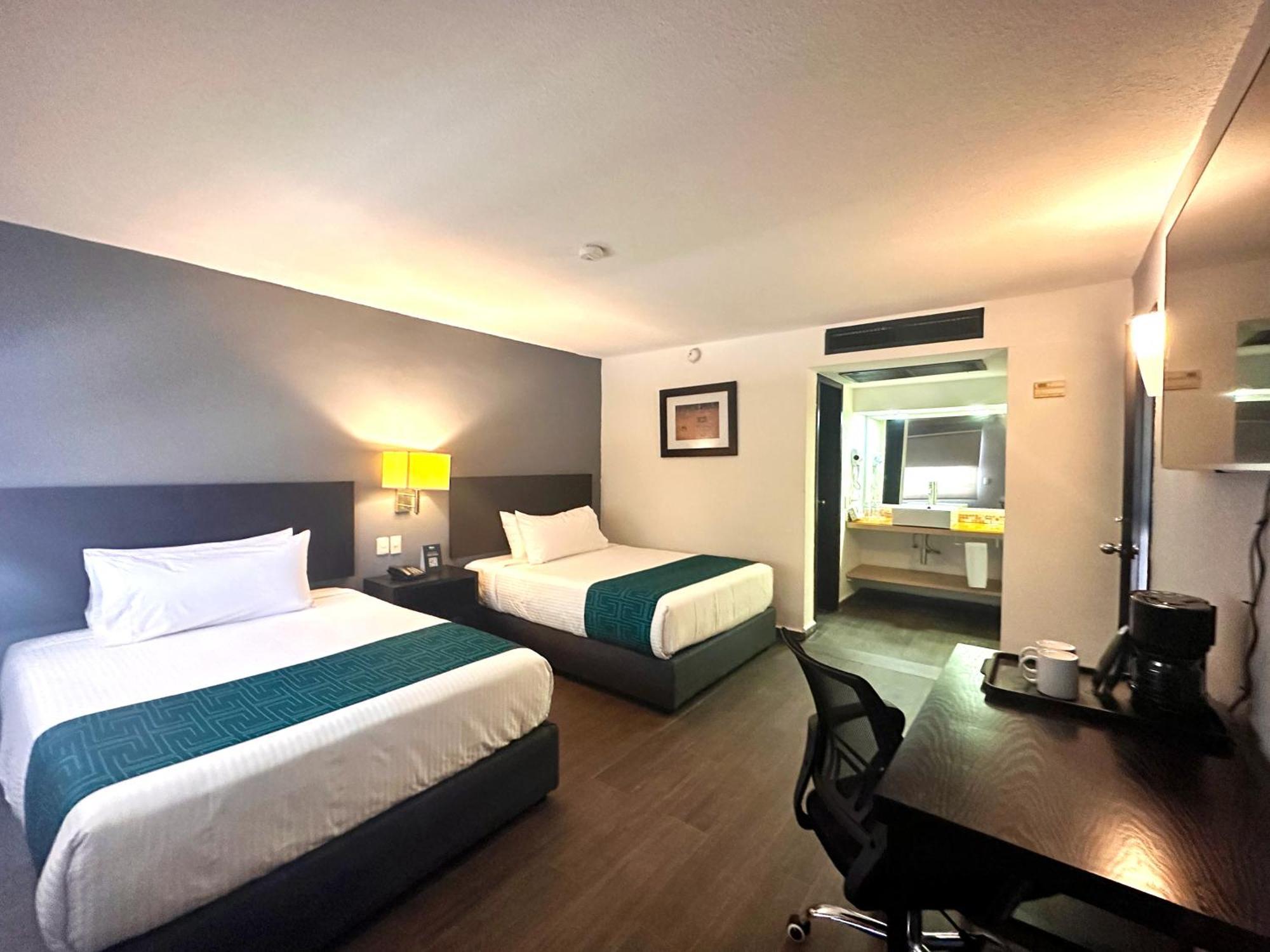 Hotel Inhouse Obregon Ciudad Obregón Esterno foto