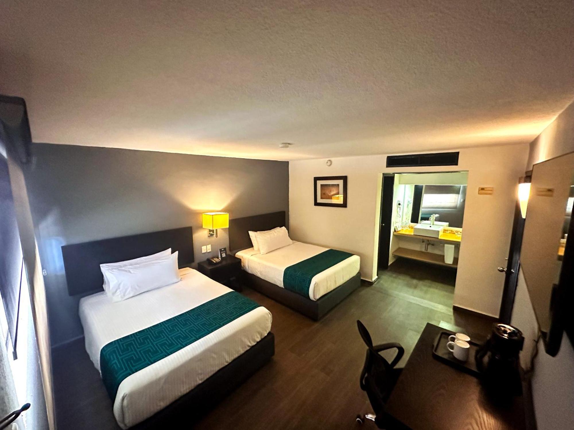 Hotel Inhouse Obregon Ciudad Obregón Esterno foto
