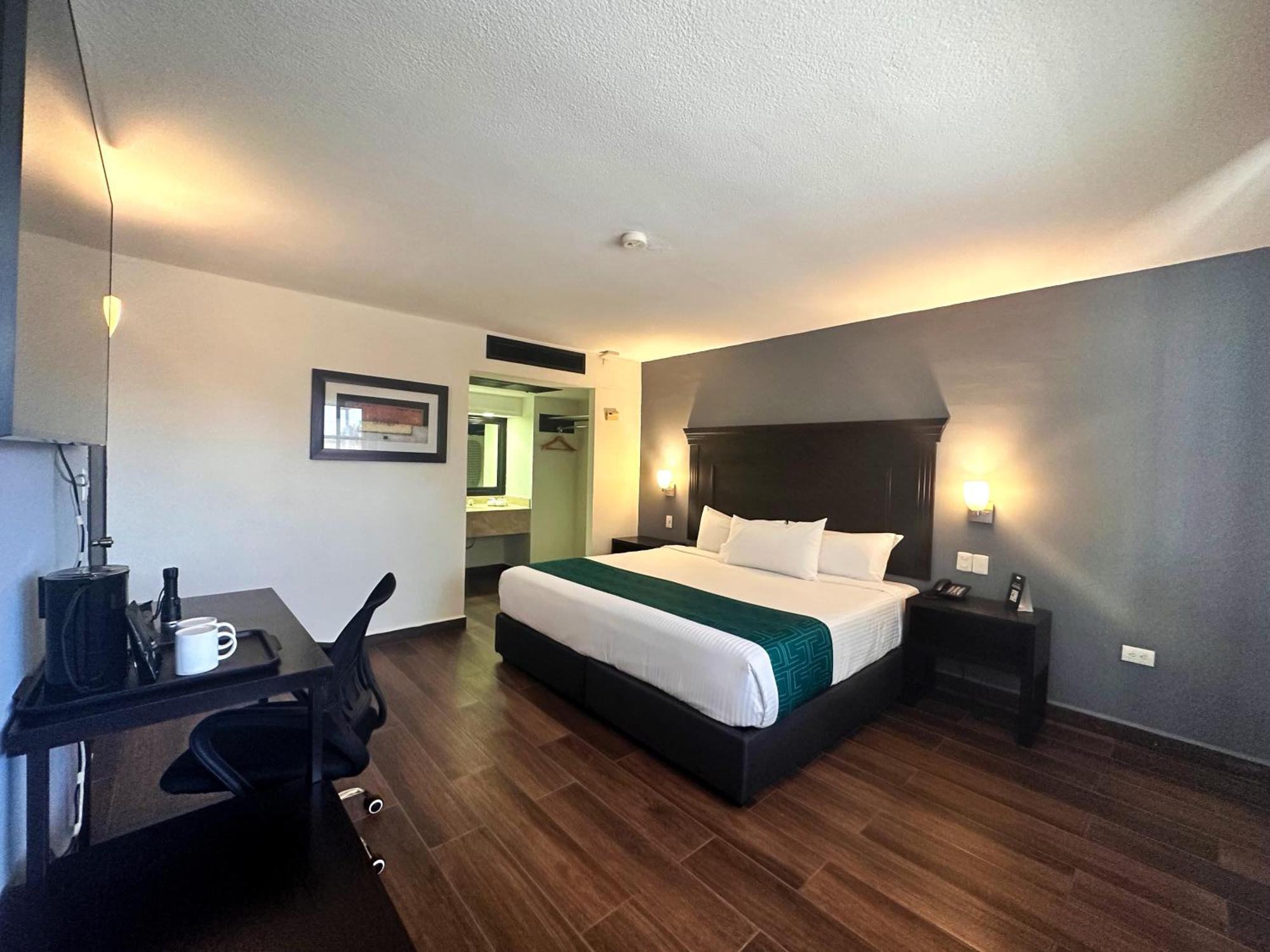 Hotel Inhouse Obregon Ciudad Obregón Esterno foto