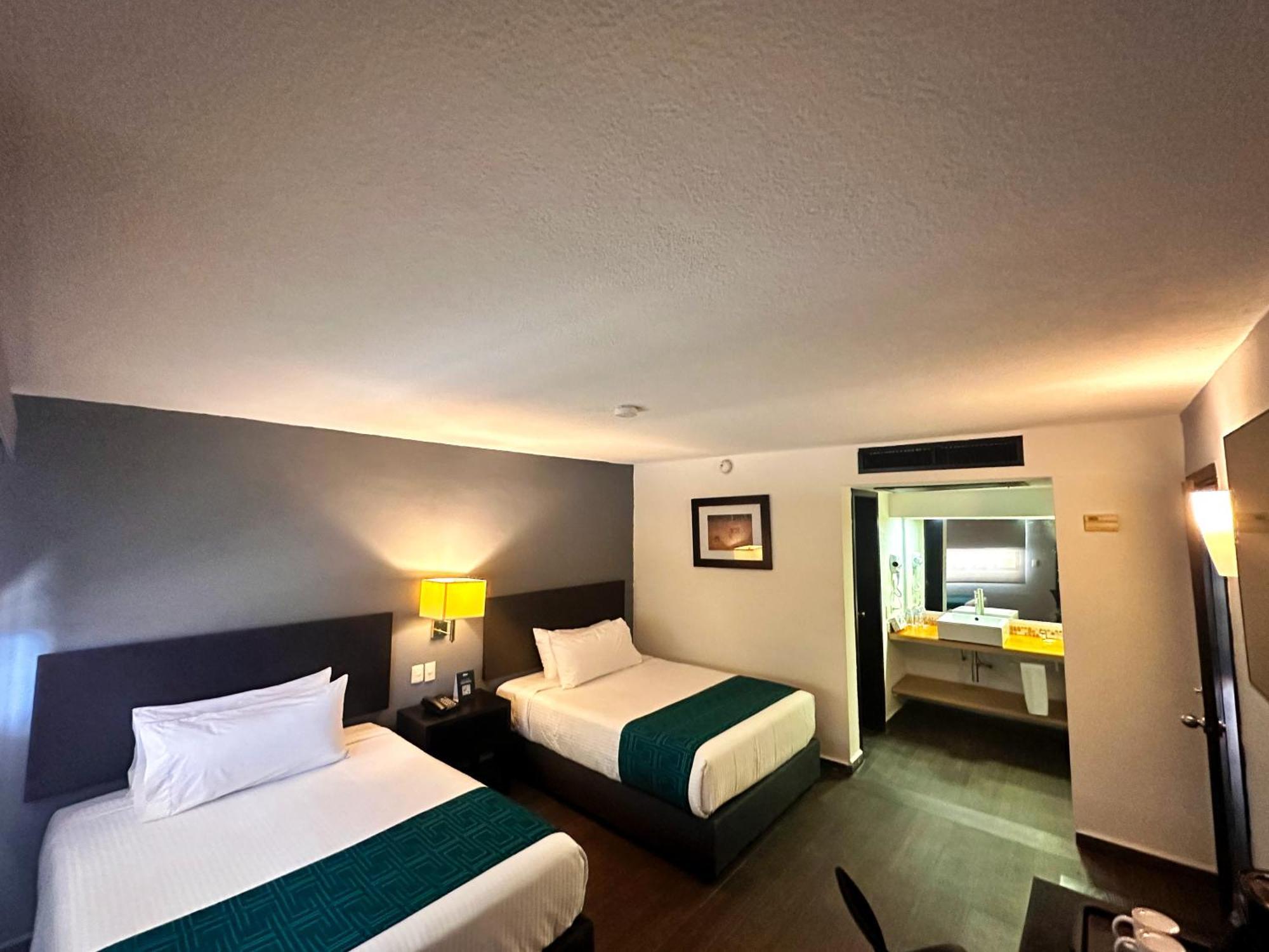 Hotel Inhouse Obregon Ciudad Obregón Esterno foto