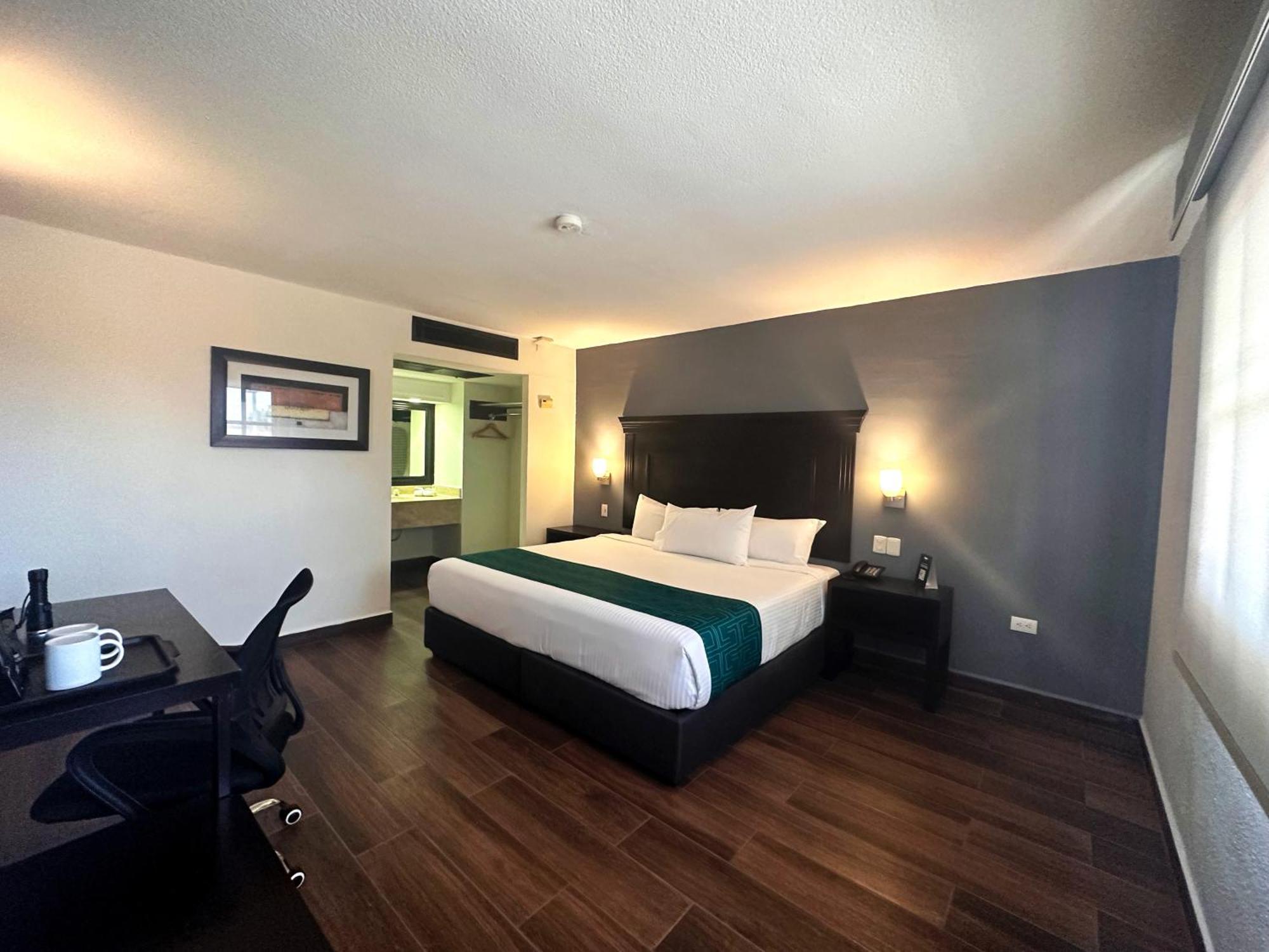 Hotel Inhouse Obregon Ciudad Obregón Esterno foto