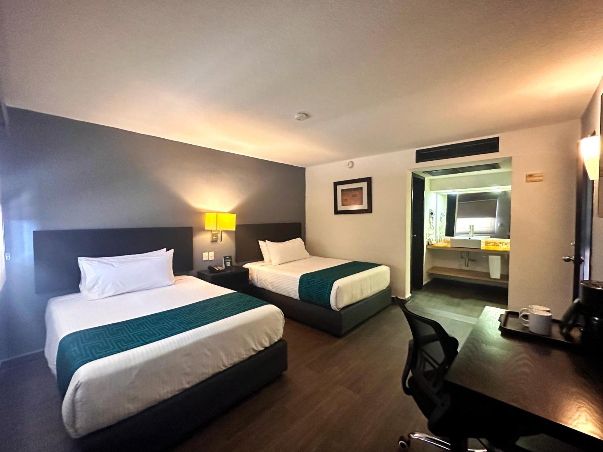 Hotel Inhouse Obregon Ciudad Obregón Esterno foto