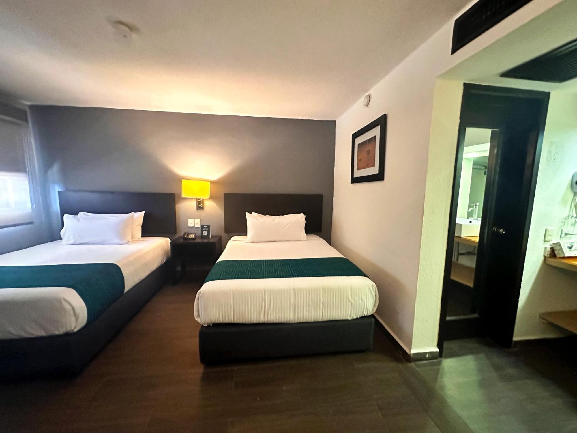 Hotel Inhouse Obregon Ciudad Obregón Esterno foto