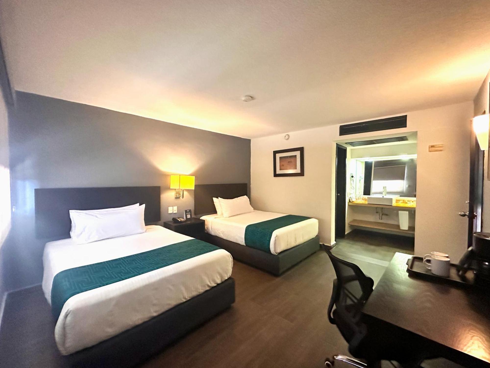 Hotel Inhouse Obregon Ciudad Obregón Esterno foto