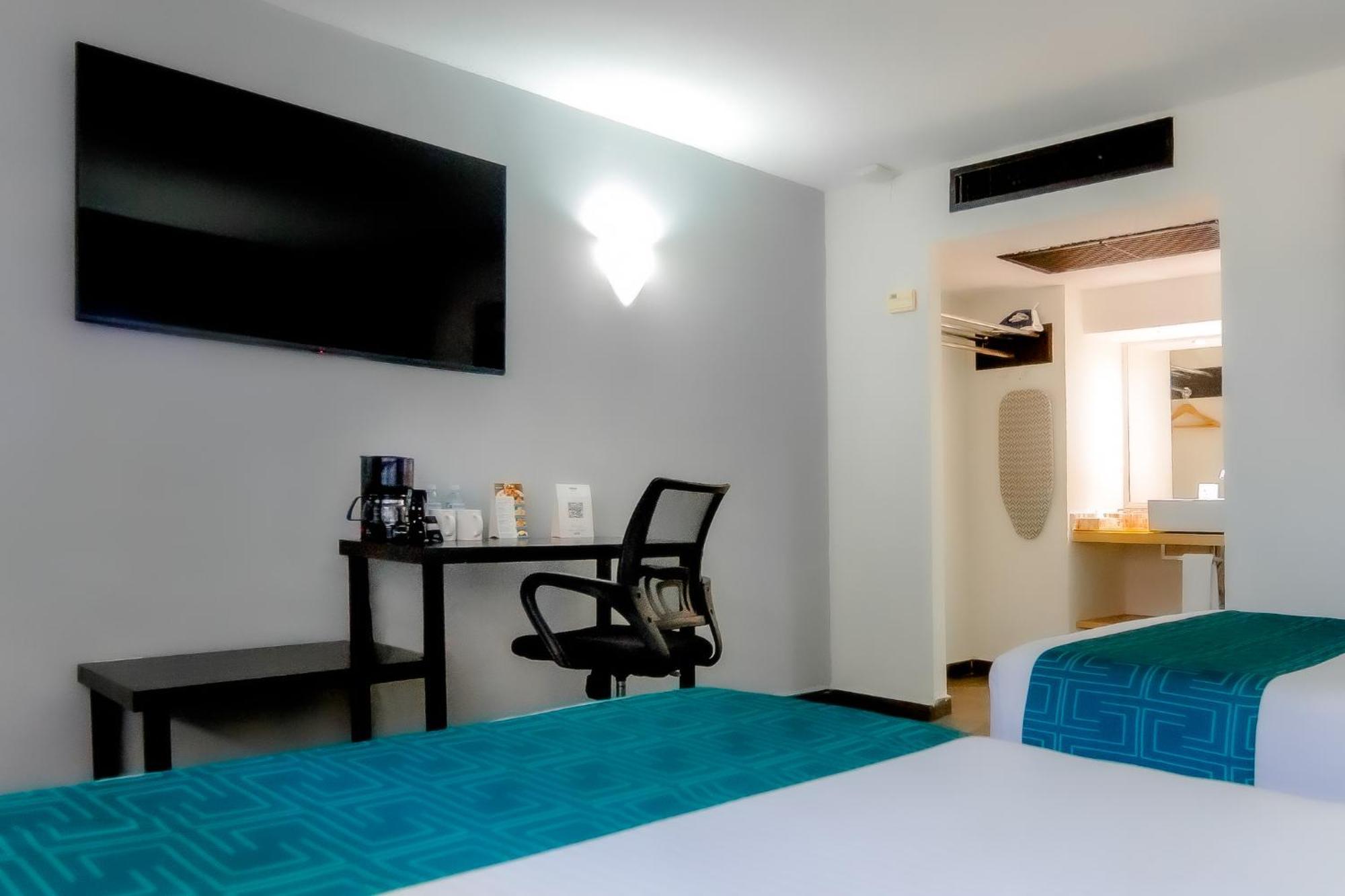 Hotel Inhouse Obregon Ciudad Obregón Esterno foto