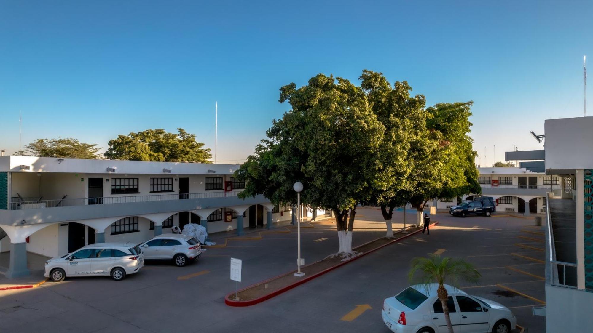 Hotel Inhouse Obregon Ciudad Obregón Esterno foto